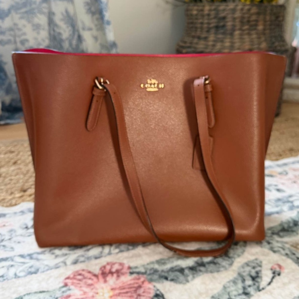 Coach Tan Leather Tote with Pink & Burgundy Interior Middle Zipper Compartment